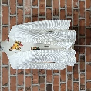 𝅺WHITE ribbed sweater jacket.  No tags.  Size is a guess of medium.